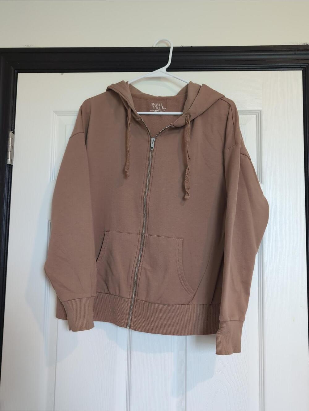 Large tan basic zip up hoodie